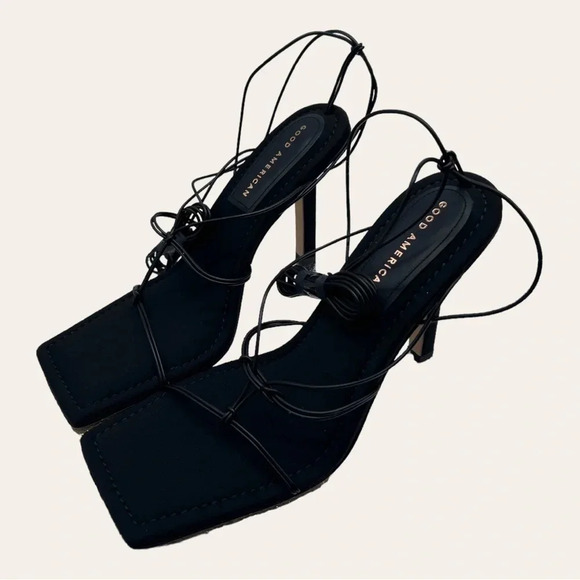 NEW IN BOX GOOD AMERICAN CAGED SLANTED SANDALS BLACK IN COLOR SIZE 9 SQUARED TOE - Picture 2 of 8